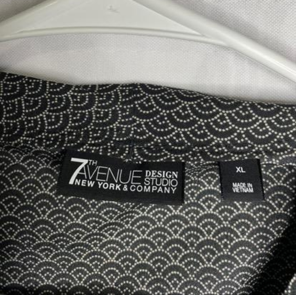 Women Blouse - Picture 3 of 3